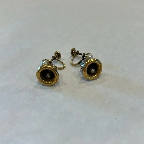 Vintage 1950s dangle bell screw on earrings and matching pin gold / jewel - Picture 4 of 12